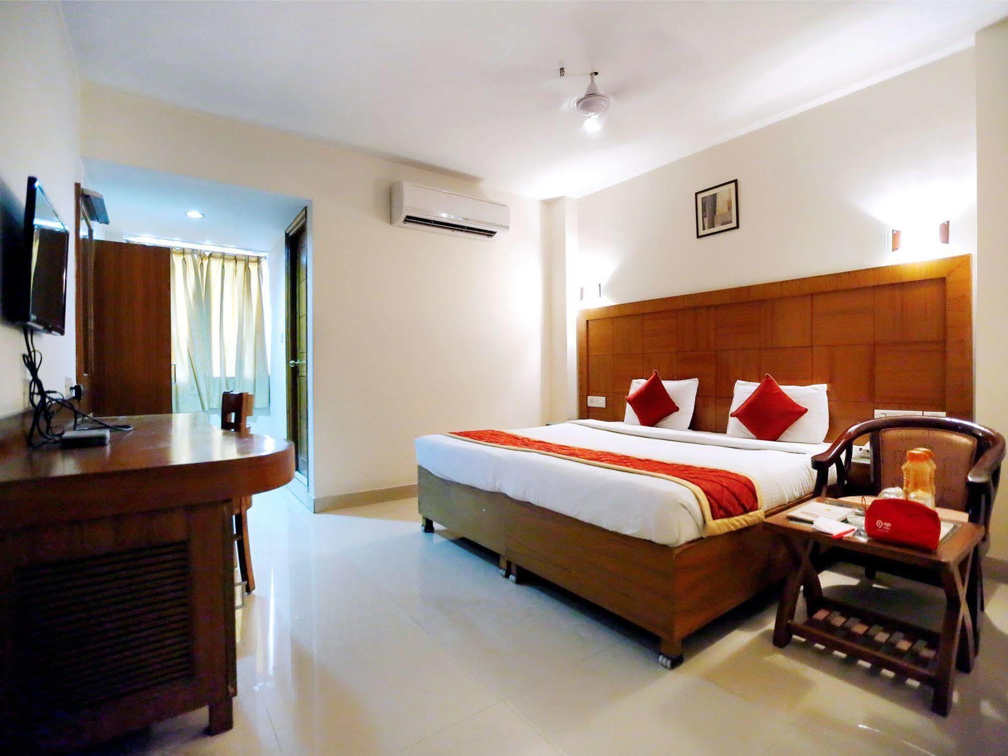 Treebo Trend Grand Plaza Nampally Hyderabad Exterior photo