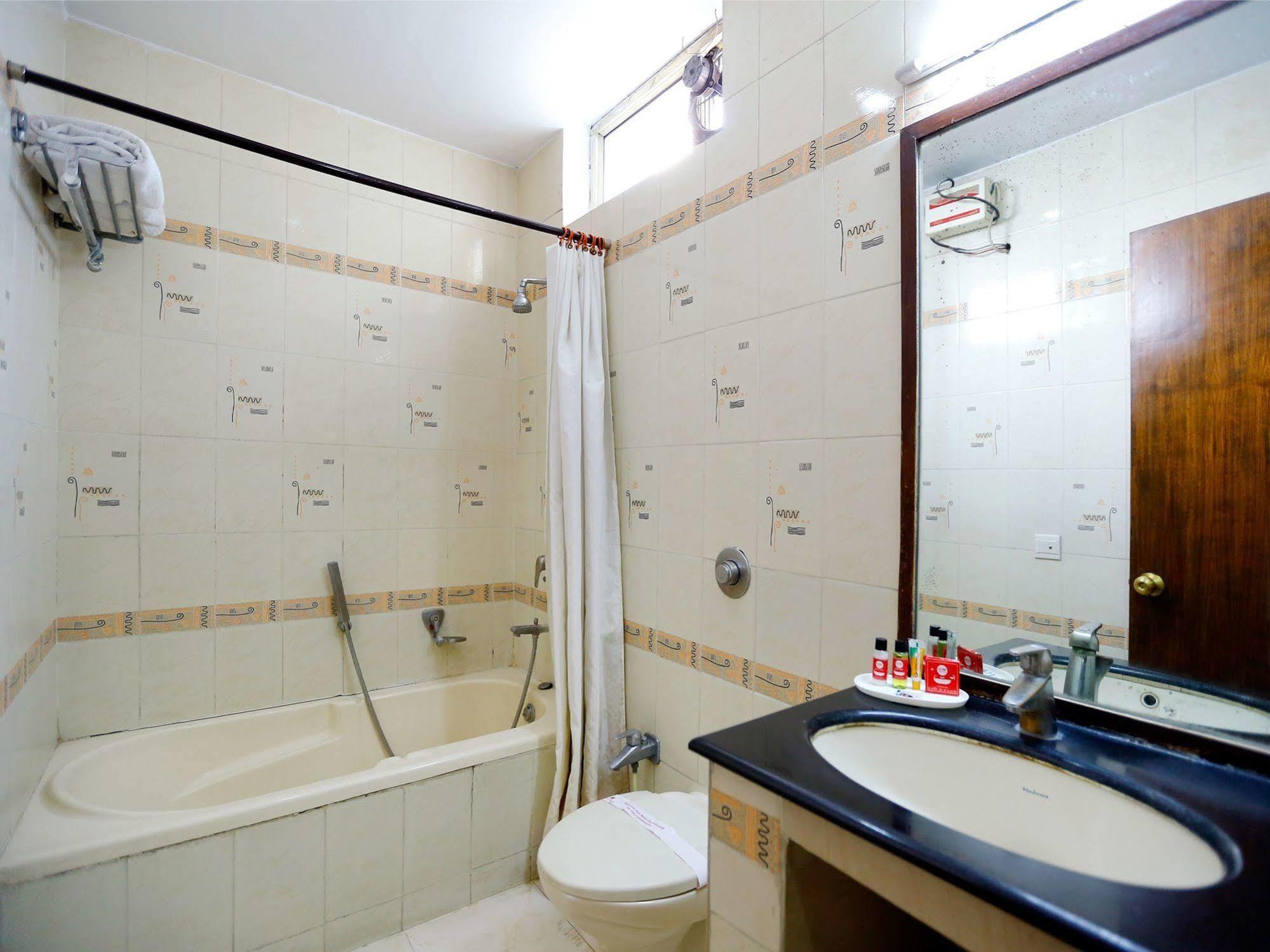 Treebo Trend Grand Plaza Nampally Hyderabad Exterior photo